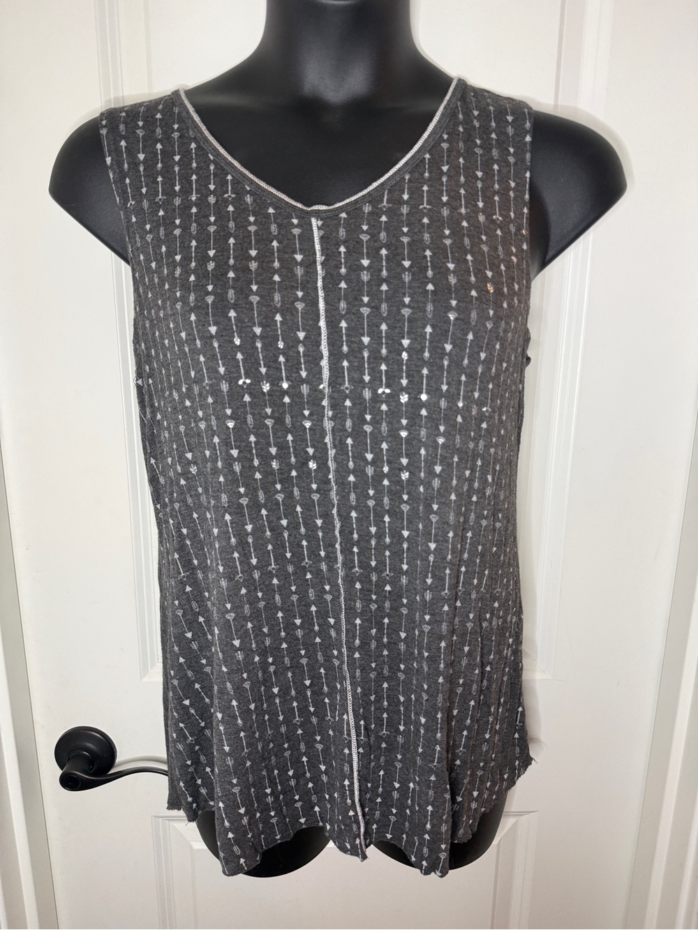 XL Edista Arrow-Print Sleeveless Knit Tank Top